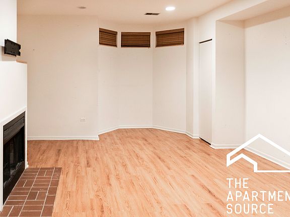 3rd image of 1810 N Fremont St #Townhouse