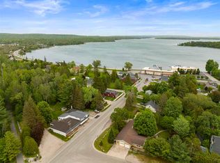 4998 Cook Ave, Petoskey, MI 49770