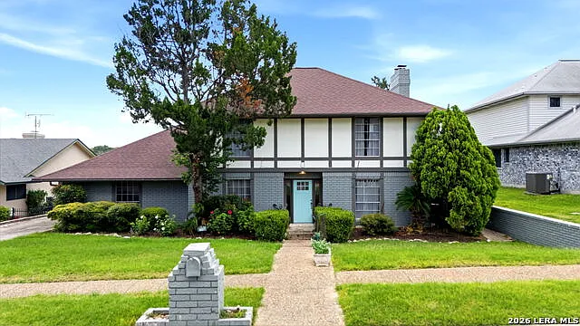 3418 Wimbledon Dr — Photo 2
