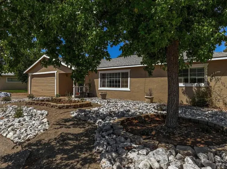 1548 Yale Ct — Photo 1
