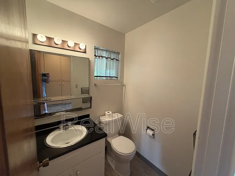 710 NW Midland Ave — Photo 26