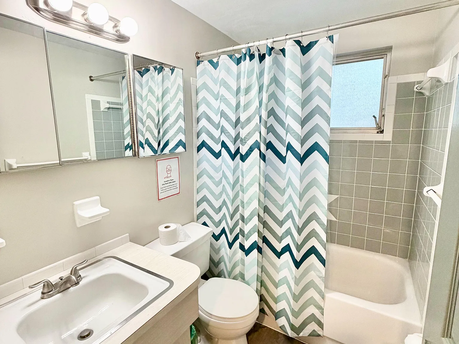 4 bed, 2.0 bath, 1275 sqft, $940 — Photo 3