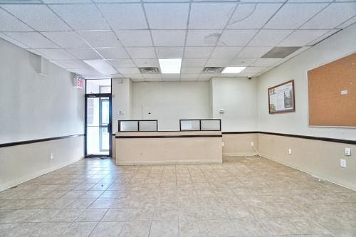 3rd image of 235 Dongan Hills Ave Suite 2E