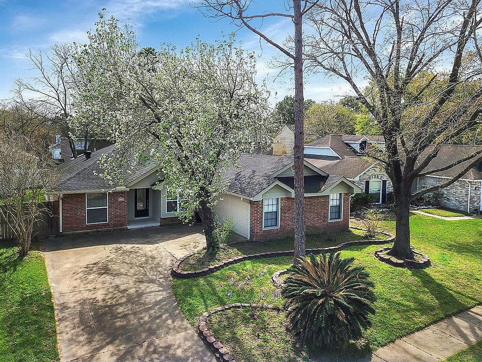 1st image of 8606 Greenleaf Lake Dr