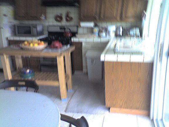 Kitchen w/eating