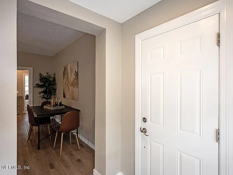 325 Alder St — Photo 10