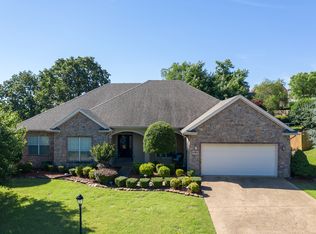 2307 Parkway Ln, Van Buren, AR 72956