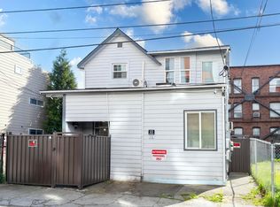 112 13th Ave #A, Seattle, WA 98122