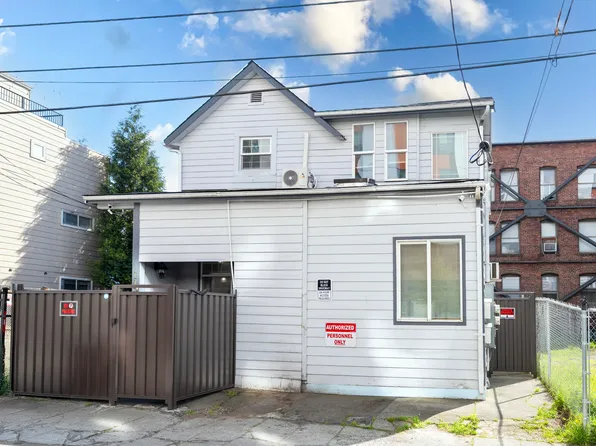 112 13th Ave #A, Seattle, WA 98122