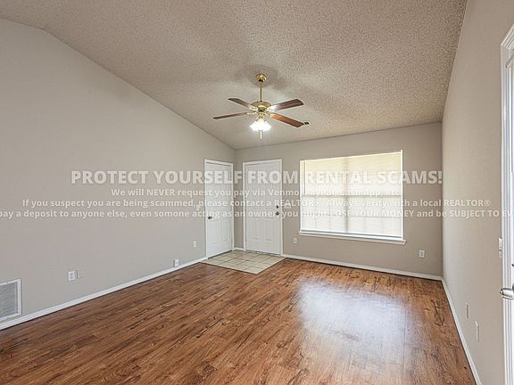 3rd image of 3085 W Woodridge Dr
