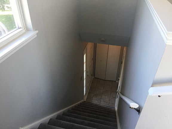 2nd image of 705 Fieldcrest Dr Unit C