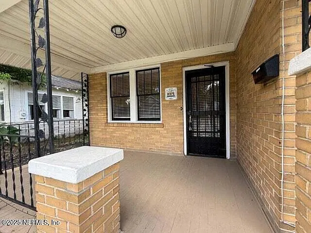 3 bed, 2.0 bath, 1252 sqft, $2,350 — Photo 3