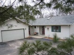 N3063 Crestwood Dr, Waupaca, WI 54981