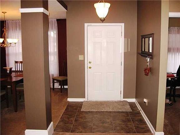3rd image of 7203 Oakview Dr