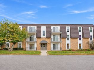 2 Shadowbrook Ln APT 51, Milford, MA 01757