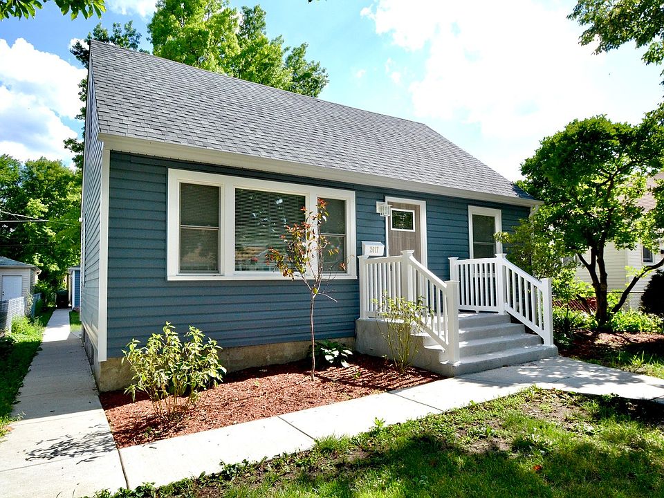 1st image of 2617 W 98th St