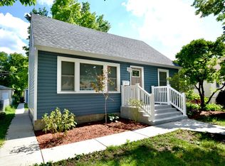 2617 W 98th St, Evergreen Park, IL