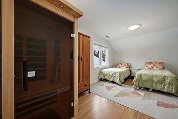 811 Roslyn Ter — Photo 20