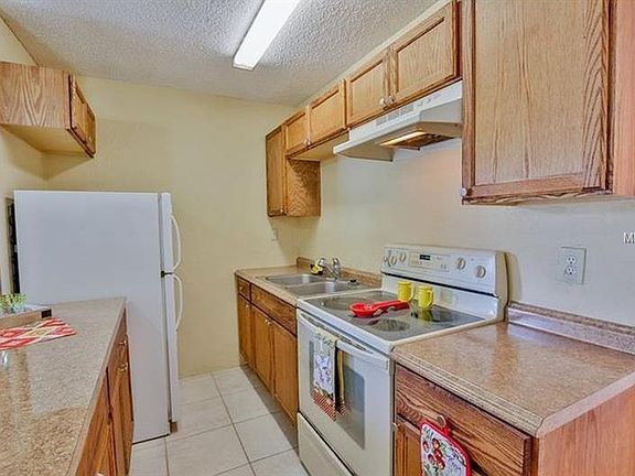 4th image of 814 Bacon Ave