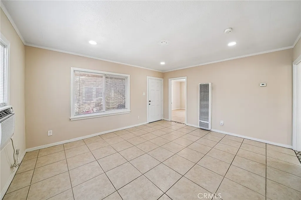 2 bed, 1100 sqft, $2,495 — Photo 3