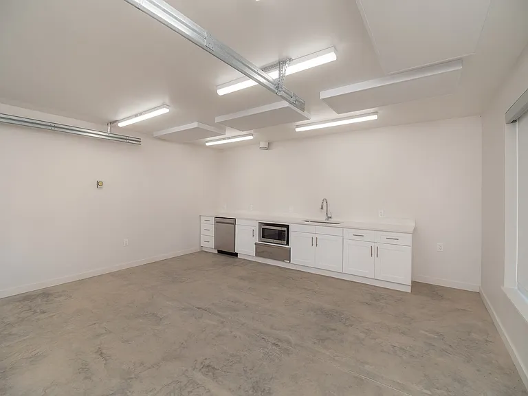 Sunshine Park Apartments — Photo 34
