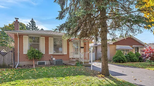 48 Toulon Cres #UPPER Photo 1