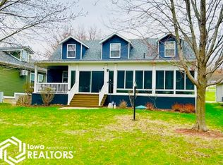 122 Horseshoe Dr, Montezuma, IA 50171