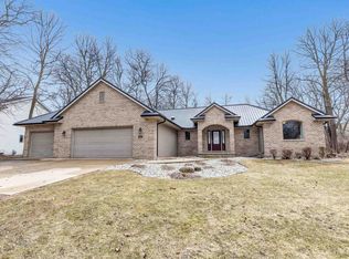 2345 Burnwood Dr, Oshkosh, WI 54902
