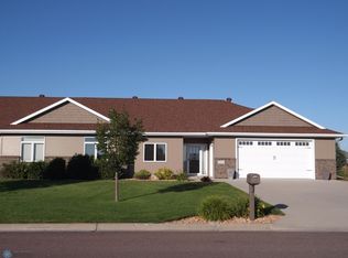 2006 Woodland Dr, Wahpeton, ND 58075