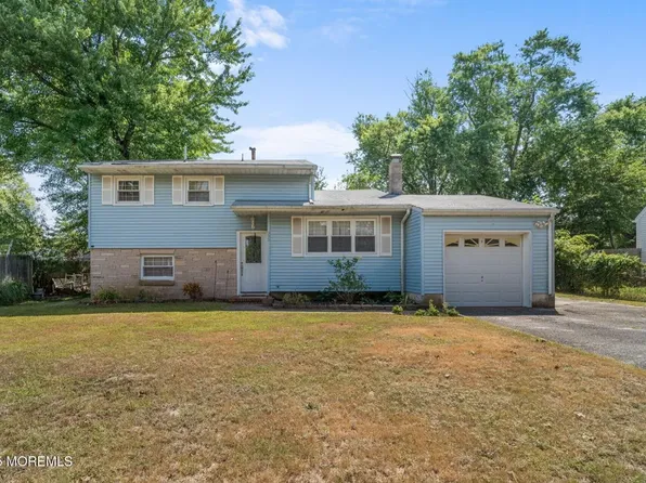 995 Hunt Dr, Toms River, NJ 08753