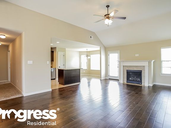 2nd image of 4633 Shinault Ln