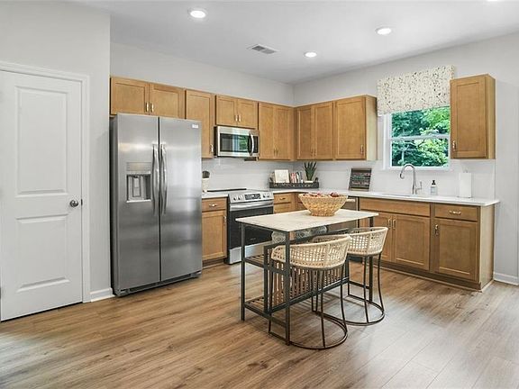 5th image of 138 Alameda St #101