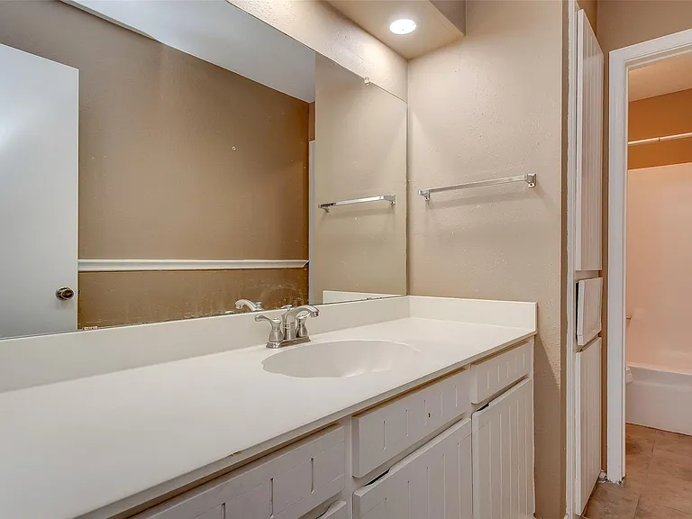6030 Gallant Forest Dr — Photo 32