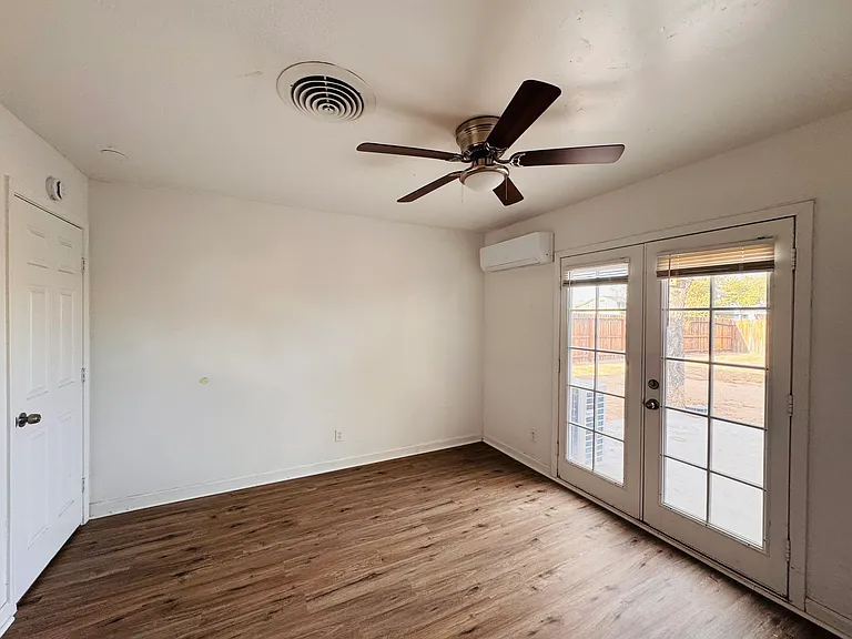 21018 Victor Way #21018 — Photo 6