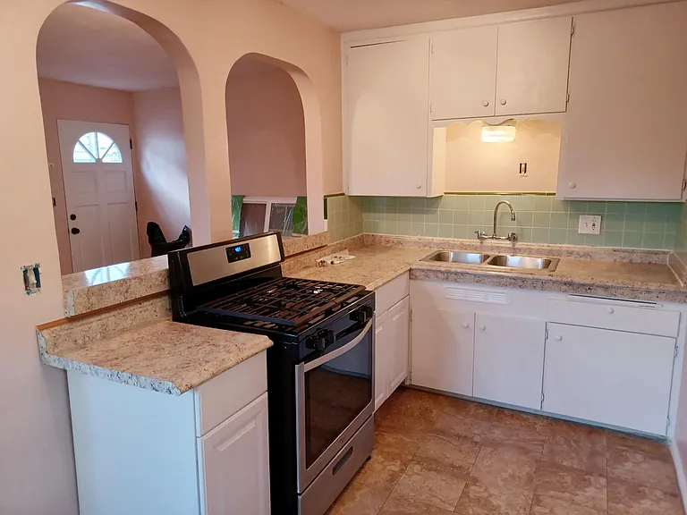 2331 Grand Ave — Photo 1