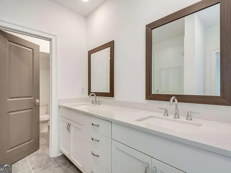 513 Burton Dr — Photo 10