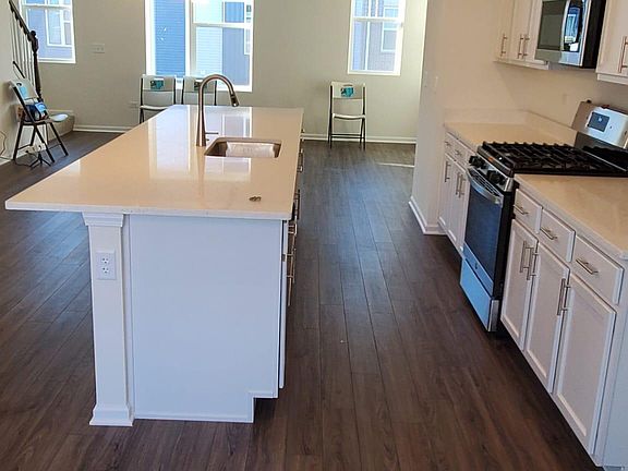 4th image of 838 Finley Dr