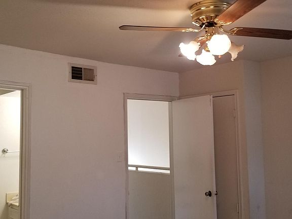 3rd image of 11000 Kinghurst Dr Unit 138