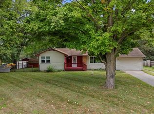 6891 Somerset Dr, Brighton, MI 48116