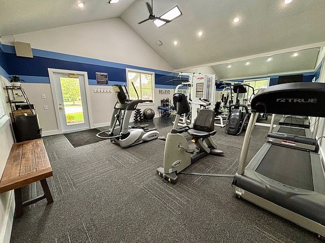 Many Machines to choose from. New Rowing Machine!