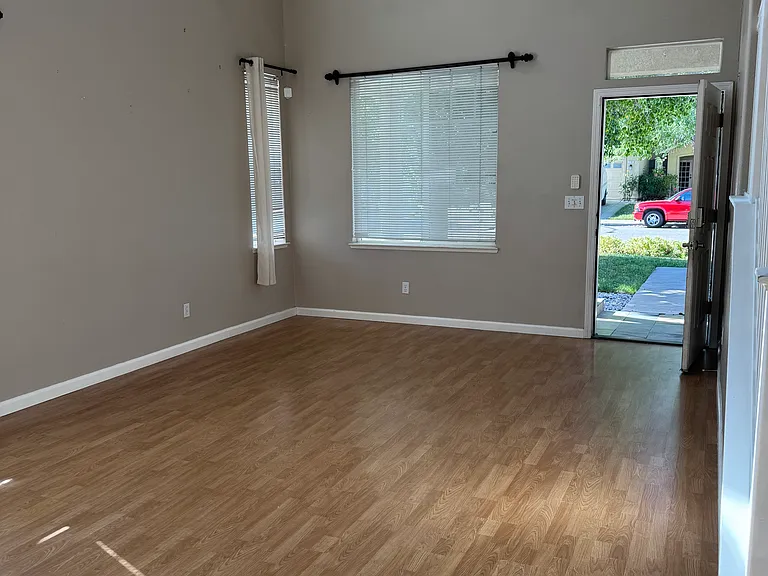 2180 Bridle Creek Cir — Photo 5