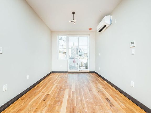 4th image of 2823 Snyder Ave #1R