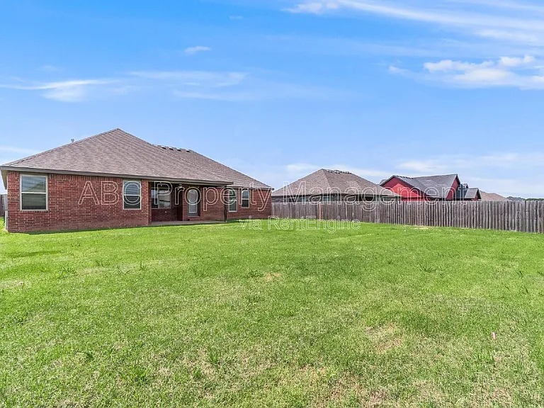 328 N Otoe St — Photo 19