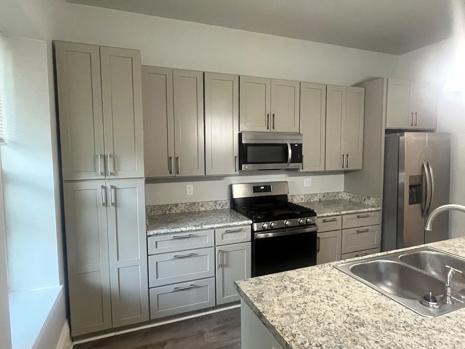 3 bed, 1750 sqft, $1,830 — Photo 3