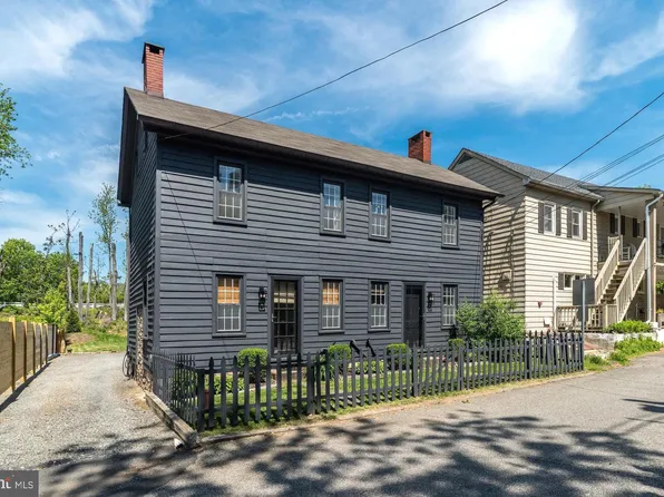 567 Little York Springmills Rd, Milford, NJ 08848