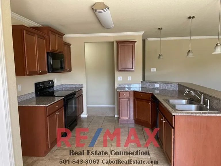 124 Brickyard Ct — Photo 4