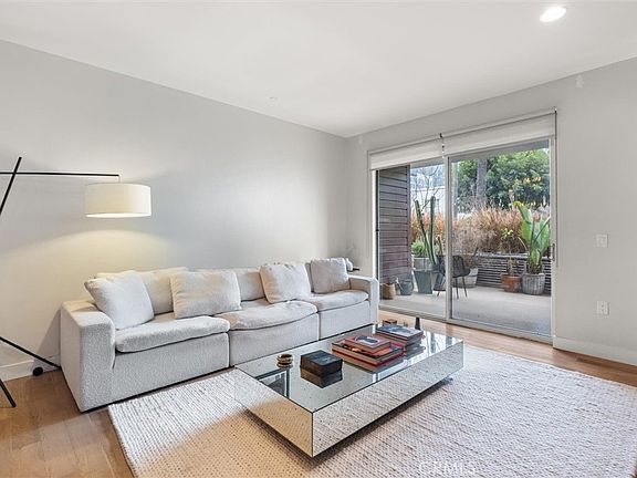 2nd image of 6001 Carlton Way APT 102