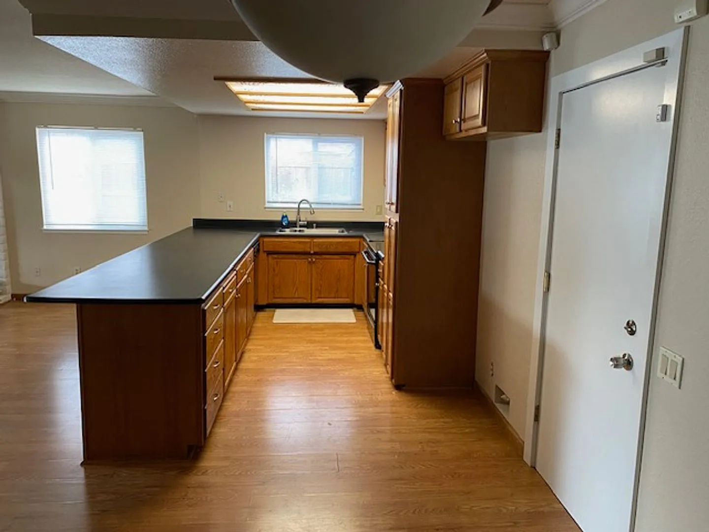 Honey-Stop The Car! This house has it all! 3/2 with Pool Please read entire ad for viewings! — Photo 3