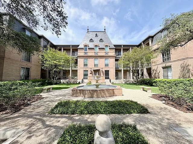 1 bed, 798 sqft, $1,300 — Photo 1