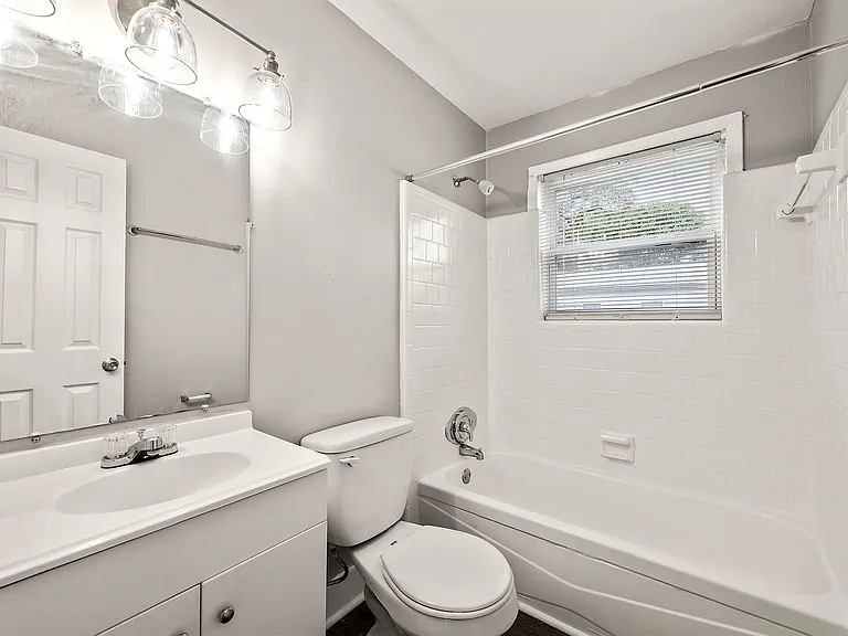 Balfour Chastain — Photo 13